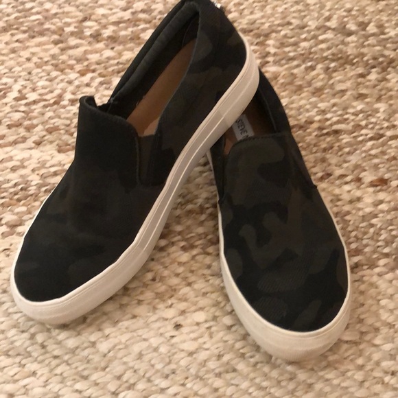 steve madden gills camo